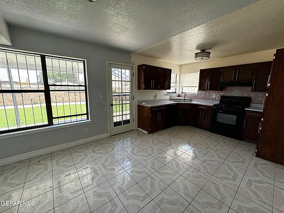 4th image of 11350 Esmara Ct