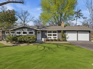 7520 Tomahawk Rd, Prairie Village, KS 66208