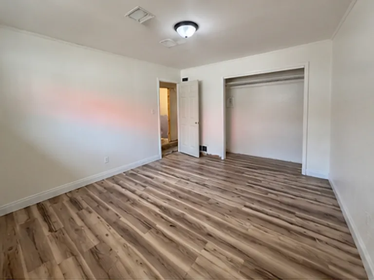300 Olive St — Photo 4