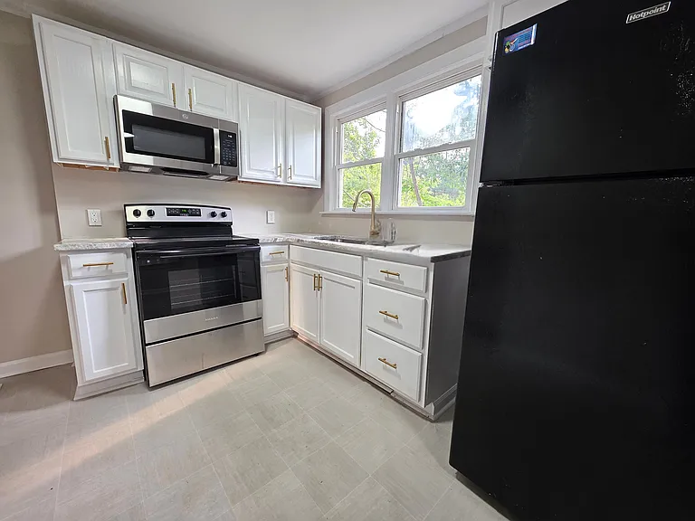 104 Archdale Dr — Photo 6