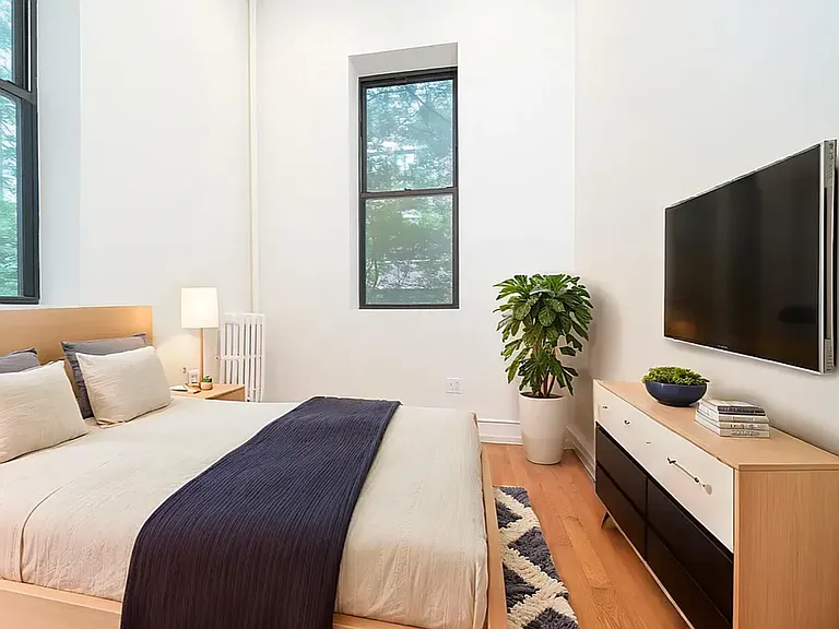 24 W 88th St #4 — Photo 3
