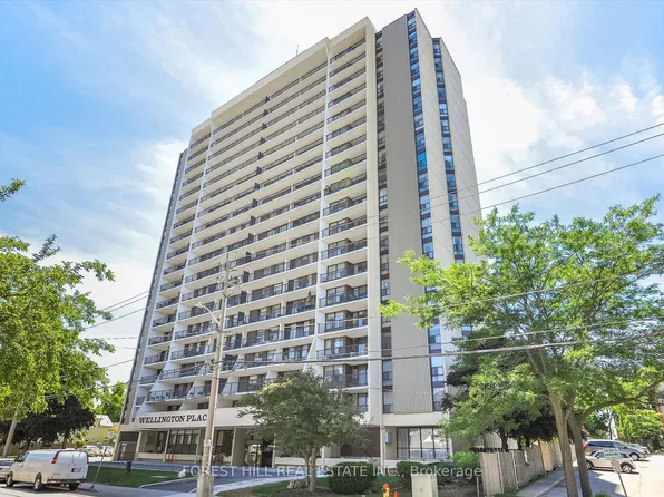 81 Church St #1801, Kitchener, ON N2G 4M1