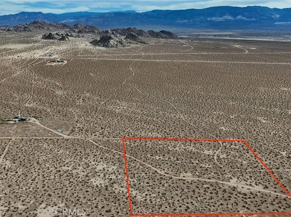 714 Esaw Rd, Lucerne Valley, CA 92356