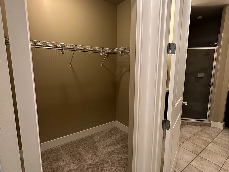 Bentley House — Photo 30