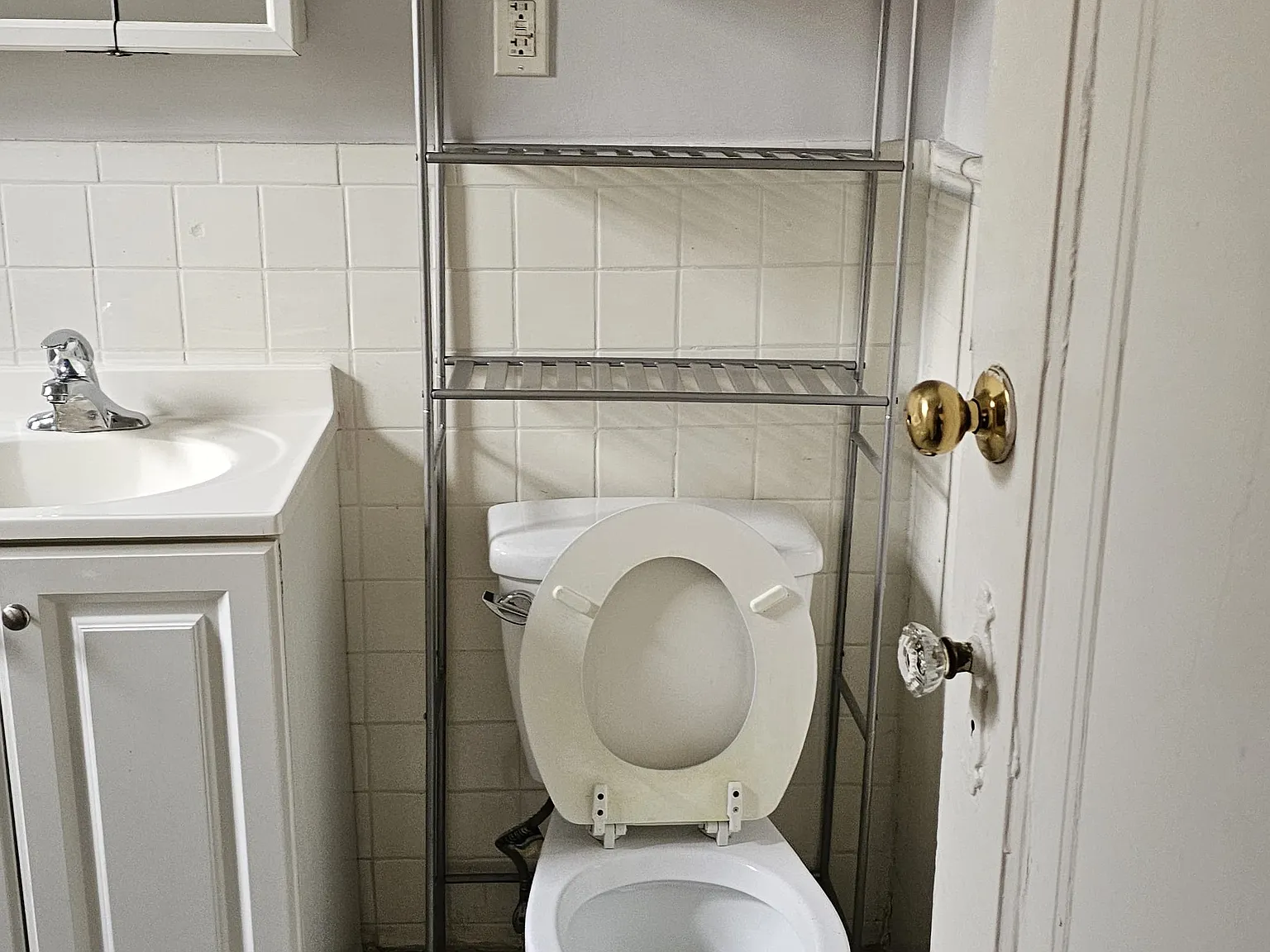 610 Salem Ave — Photo 4