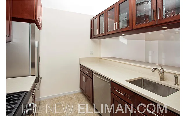 Rented by Douglas Elliman | media 38