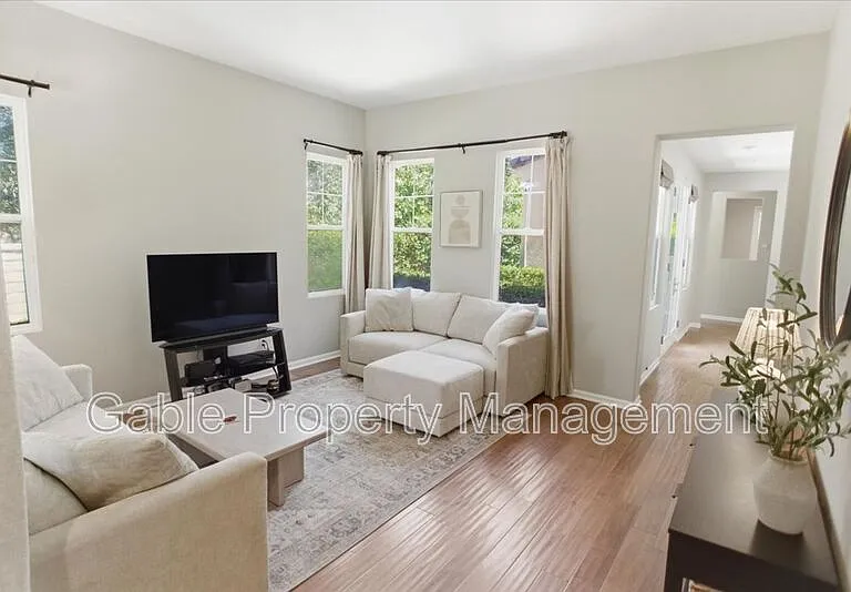 26882 Greenleaf Ct — Photo 4