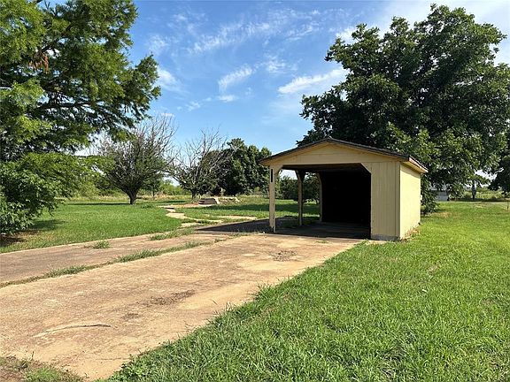 3rd image of 1630 Crossroad