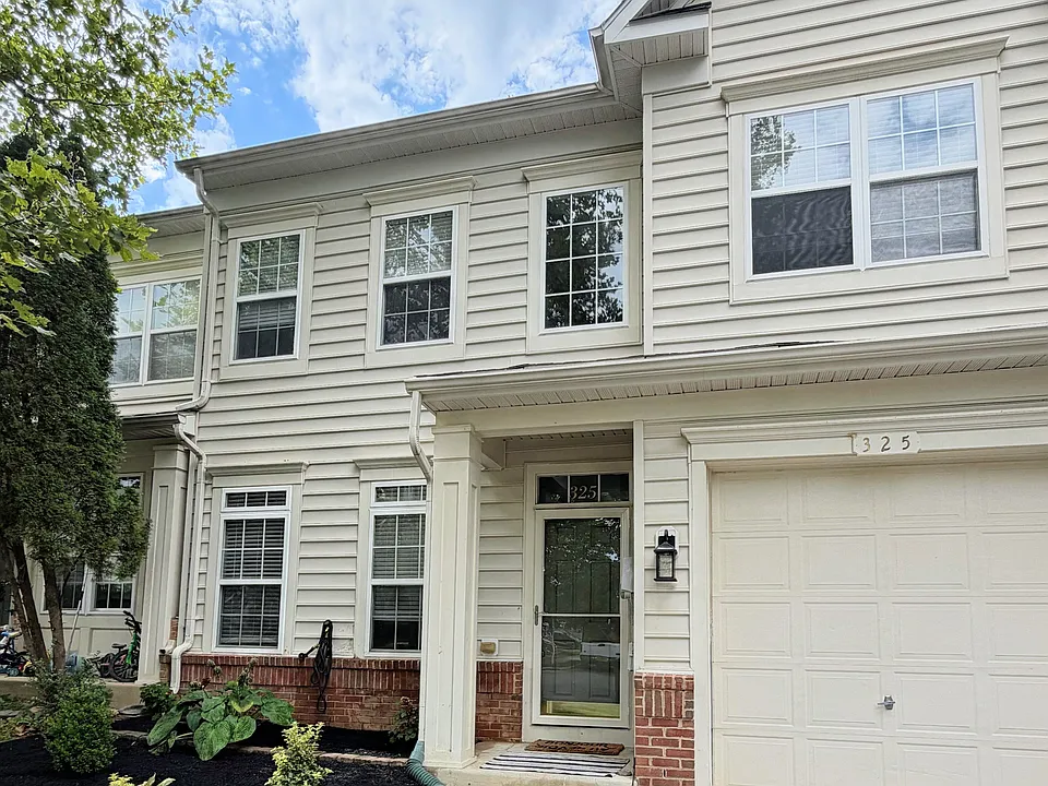 325 Quinton Oaks Cir