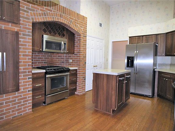 4th image of 5195 Courton St