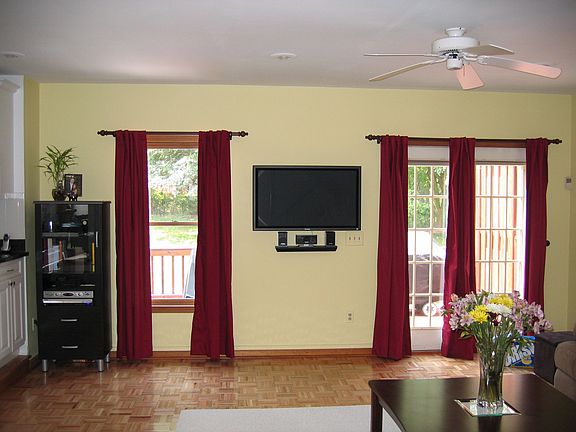 Spacious Family Room (leads to deck)