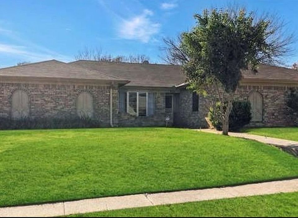 1st image of 901 Forest Trail Ct