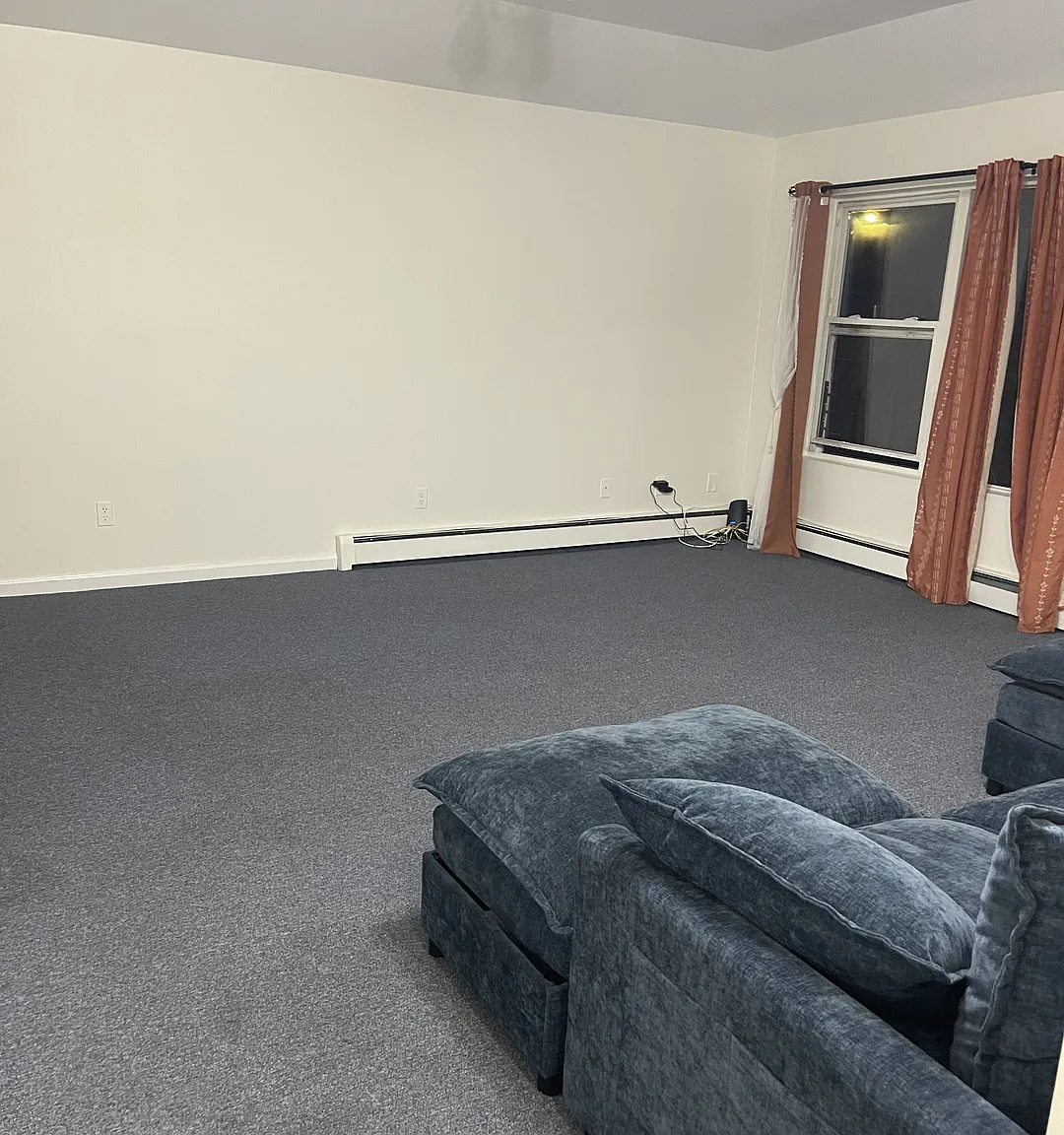 Partially Furnished 3-Bed House in Jamaica, NY — Photo 3