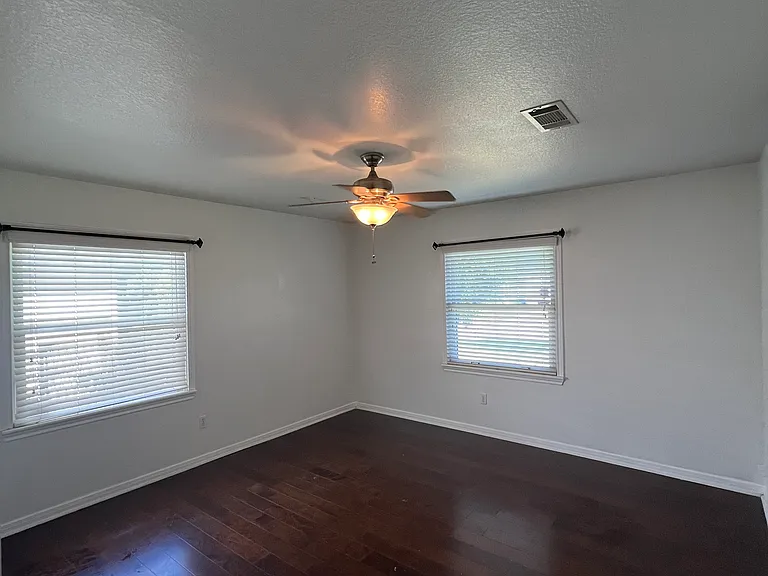 116 Bonita Ave — Photo 7