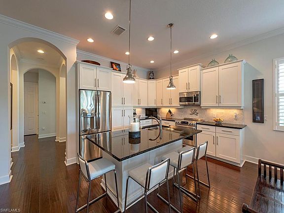 2nd image of 9518 Isla Bella Cir
