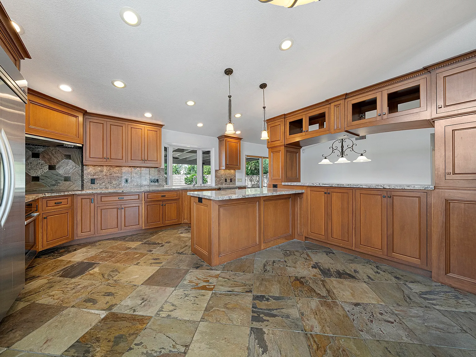 3 bed, 1667 sqft, $4,299 — Photo 3