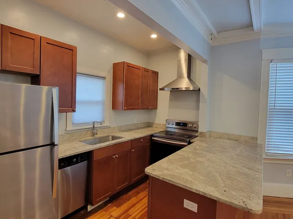 24 S Angell St #1, Providence, RI 02906