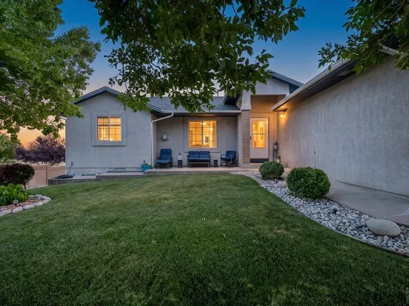 565 S Hook Dr, Pueblo West, CO 81007
