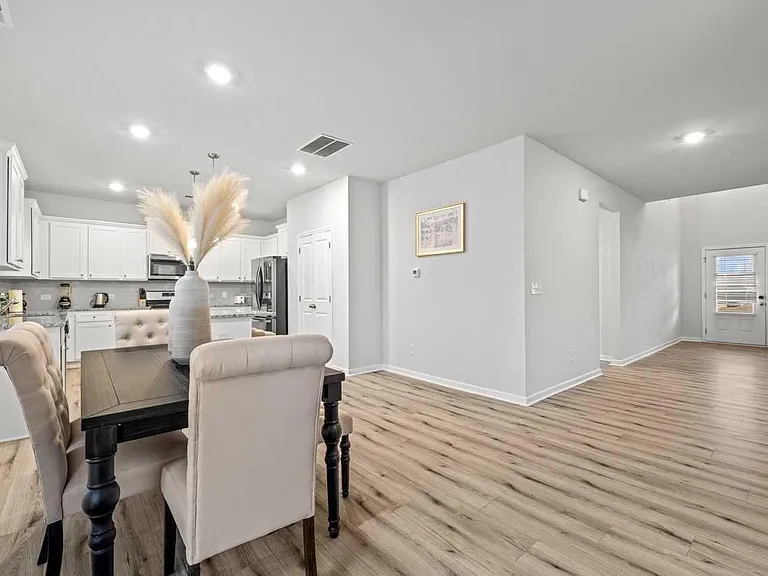 211 Clark Lake Ln — Photo 12