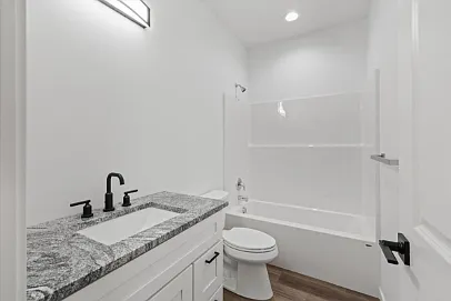 2224 E 4th Ave #1 — Photo 13