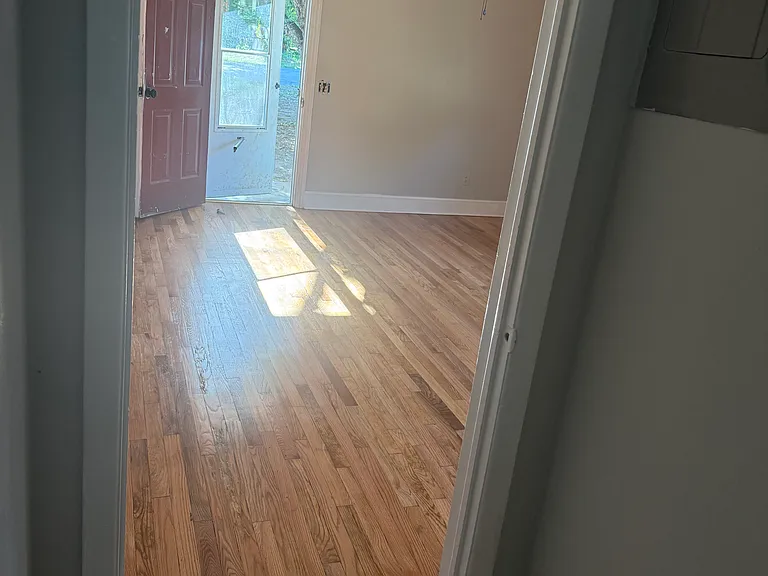 197 Oak Tree St — Photo 3