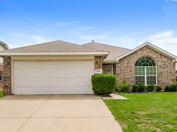 908 Lindstrom Dr, Fort Worth, TX 76131