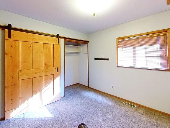 4th image of 501 Sands Ct