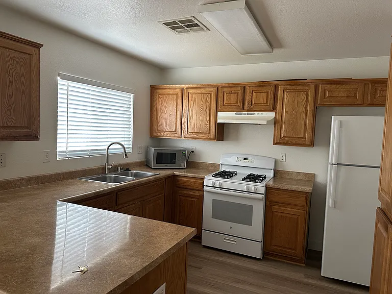 5604 Deodar Dr — Photo 9