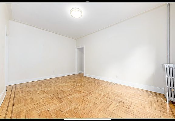 2nd image of 4706 45th St APT B5