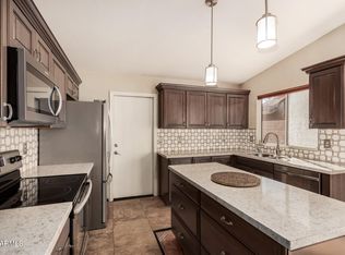 9152 W Redfield Rd, Peoria, AZ 85381