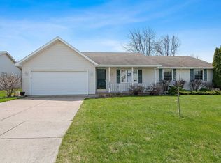 3046 Jauquet Dr, Green Bay, WI 54311