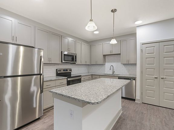 2nd image of 9760 Pepper Tree Trl #9802-105