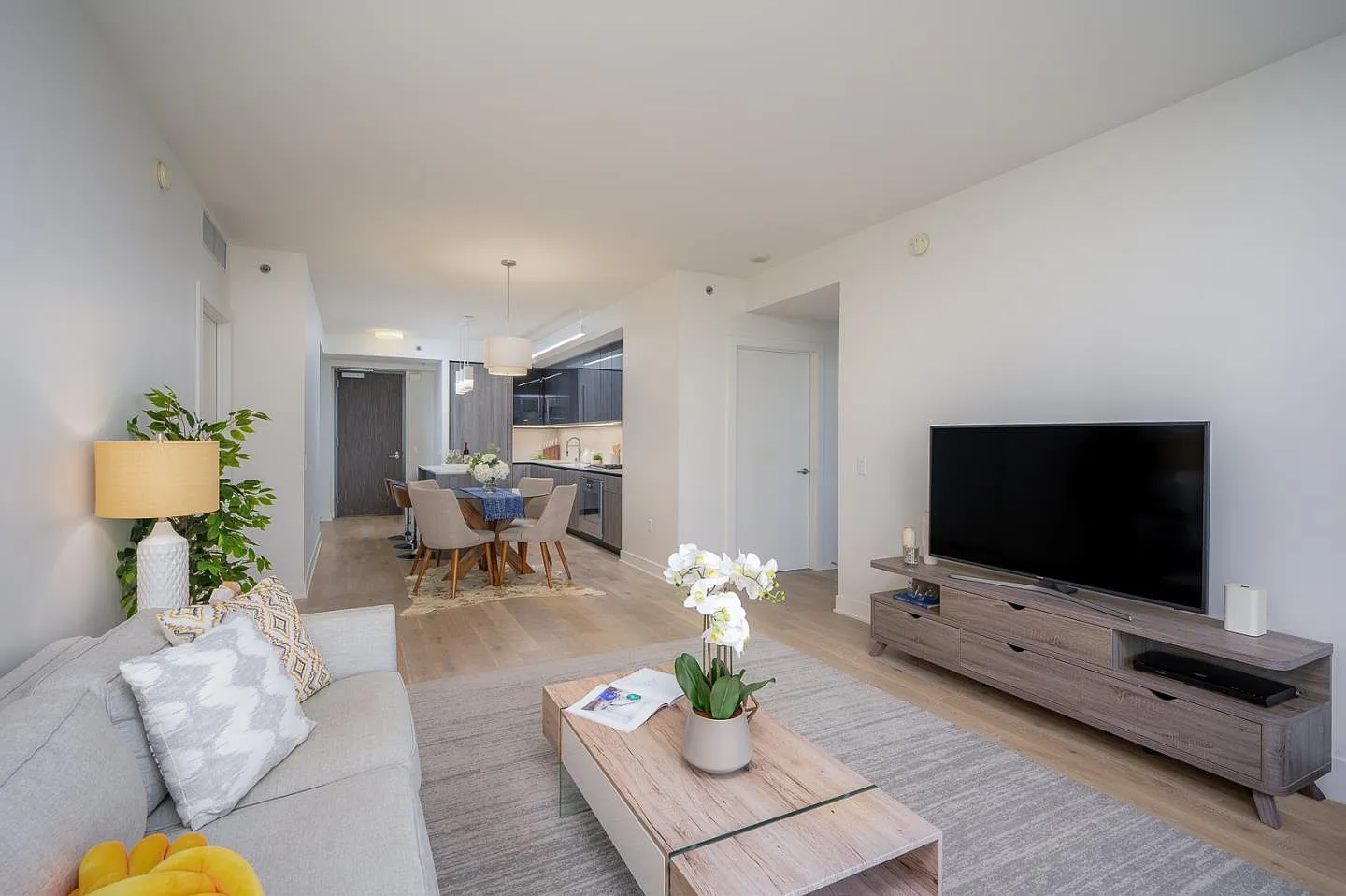 201 Folsom St — Photo 4