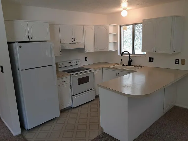 10295 S Highway 165 — Photo 10
