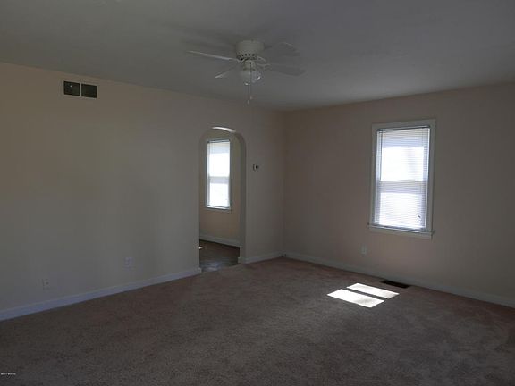4th image of 4118 Taft St