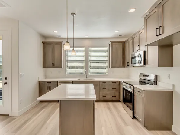 1490 W Kason Ct, Farmington, UT 84025