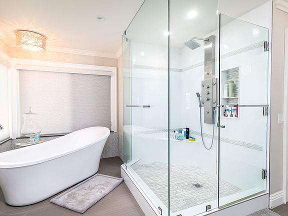 Master Shower and Tub