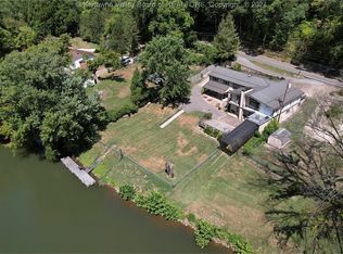 1465 Pennsylvania Ave, Saint Albans, WV 25177