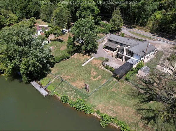 1465 Pennsylvania Ave, Saint Albans, WV 25177