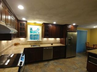 12 Bayberry Ln, Randolph, MA 02368