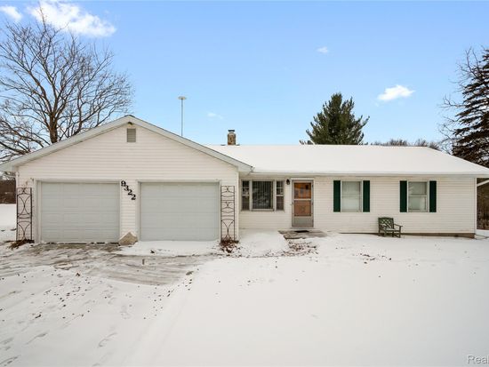 9322 Rossman Hwy, Eaton Rapids, MI 48827