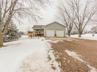 25557 Rock Ridge Ave, Renner, SD 57055