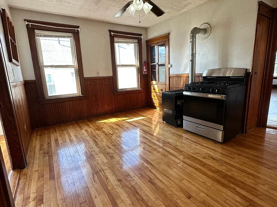 72 Fairfax Rd #3