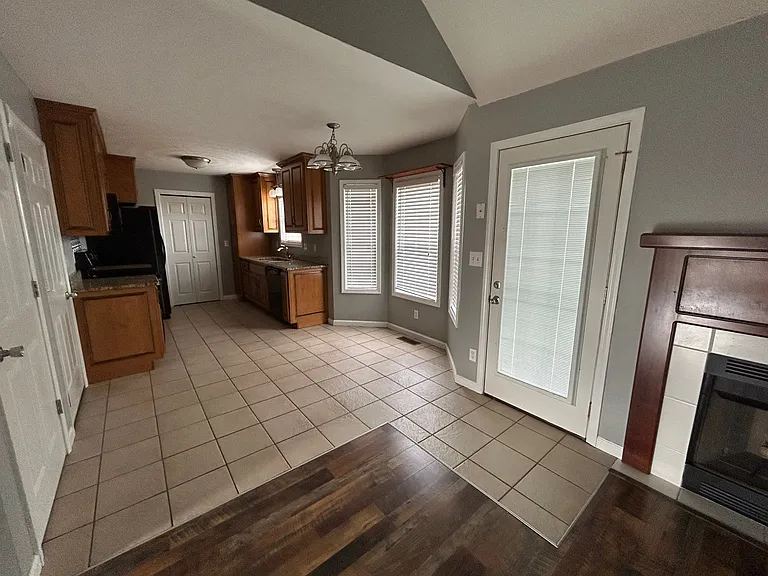 3930 Stella Dr — Photo 4