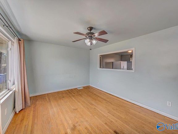 4th image of 803 Governors Dr
