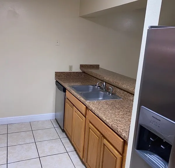 479 Prestwick Pl — Photo 4