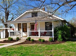 552 S Blue Grass Dr, Bonner Springs, KS 66012