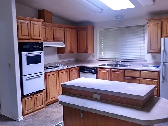 5th image of 1695 NE Sipes Ln