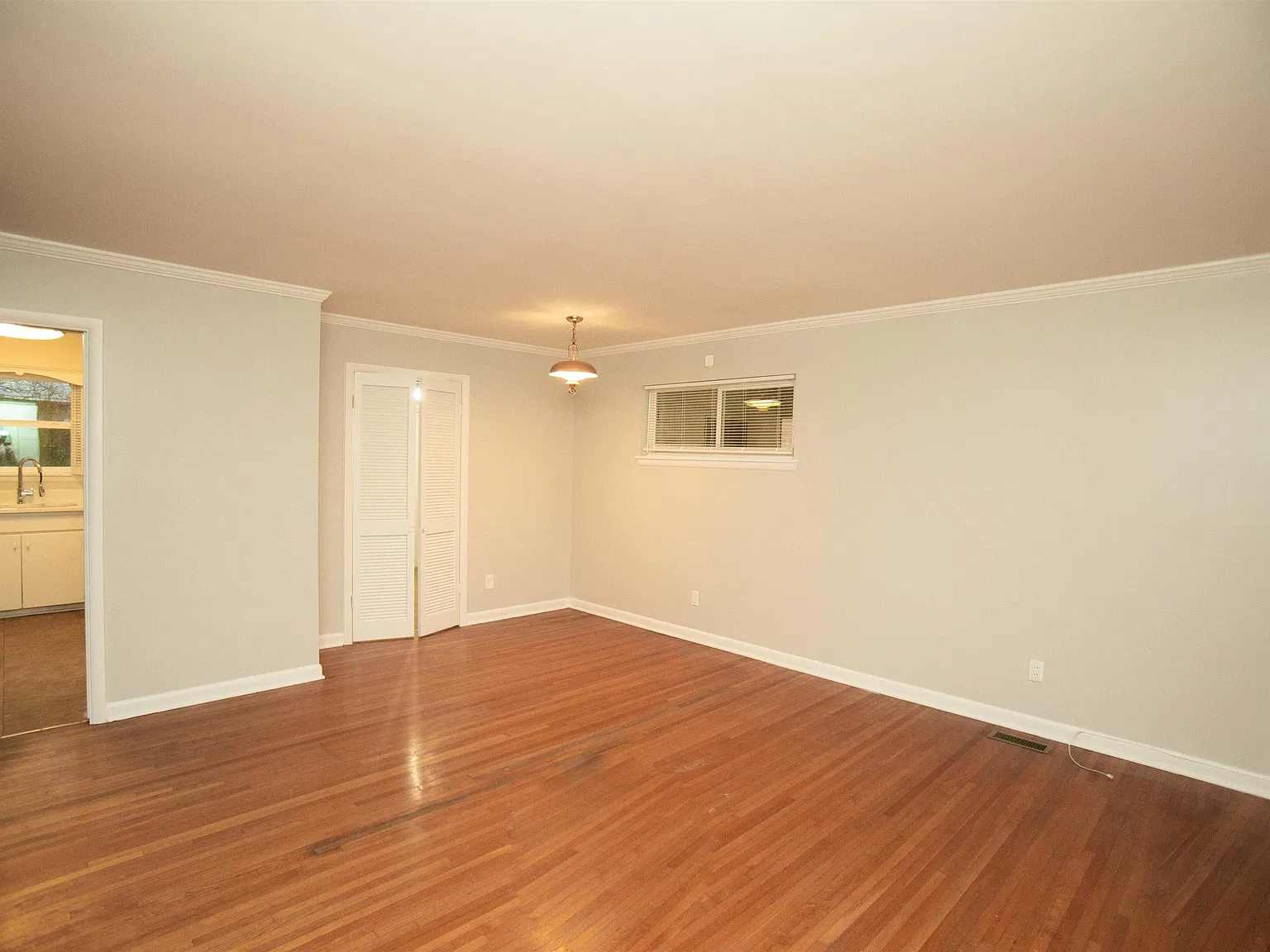 3 bed, 2.0 bath, 1160 sqft, $1,350 — Photo 3