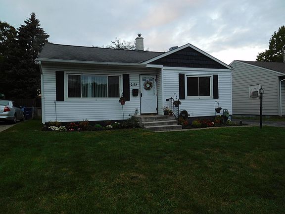 3rd image of 2178 Belcher Dr